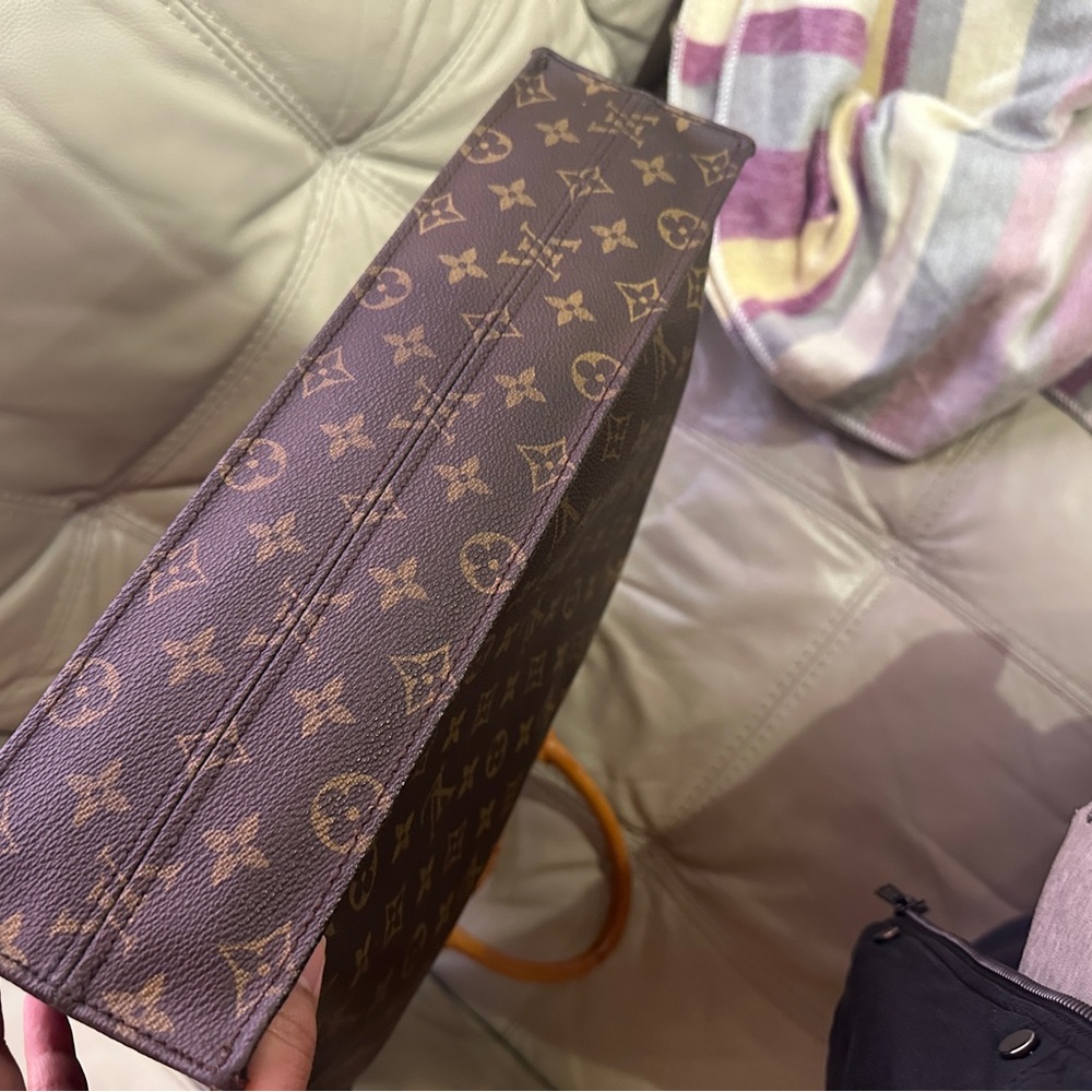 Huge Price Drop ⬇️ Louis Vuitton Monogram Sac Plat - Picture 7 of 16